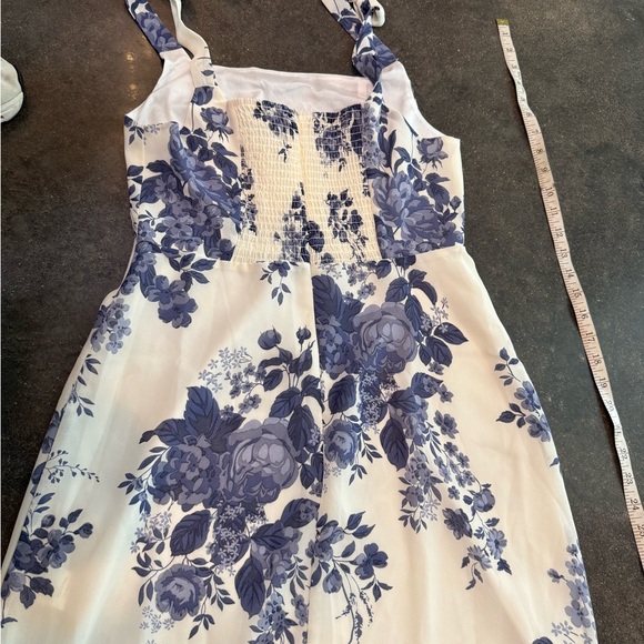 Dresses & Skirts - Floral Blue and White Dress